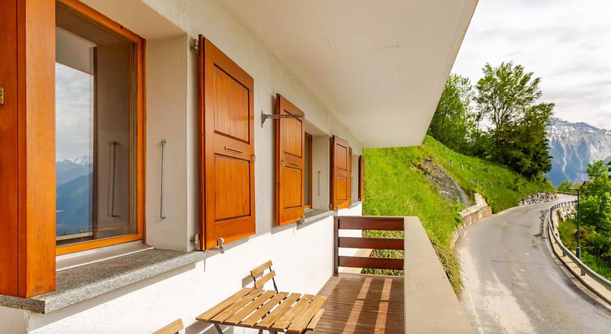 Gemuetliche Wohnung Mit Traumaussicht! Albinen Exterior photo